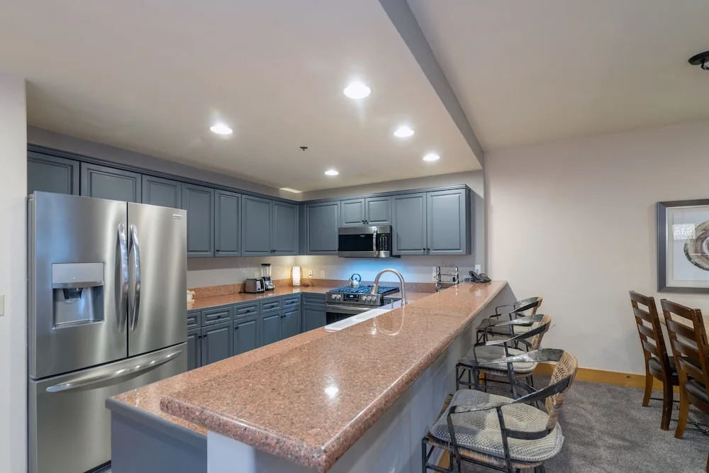 Bear Creek Lodge 105 2 Bedroom Condo by Alpine Lodging Telluride