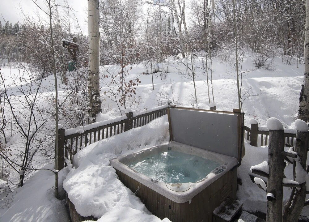 5 Bedroom Private Home With The Easiest Mountain Access Home by Redawning