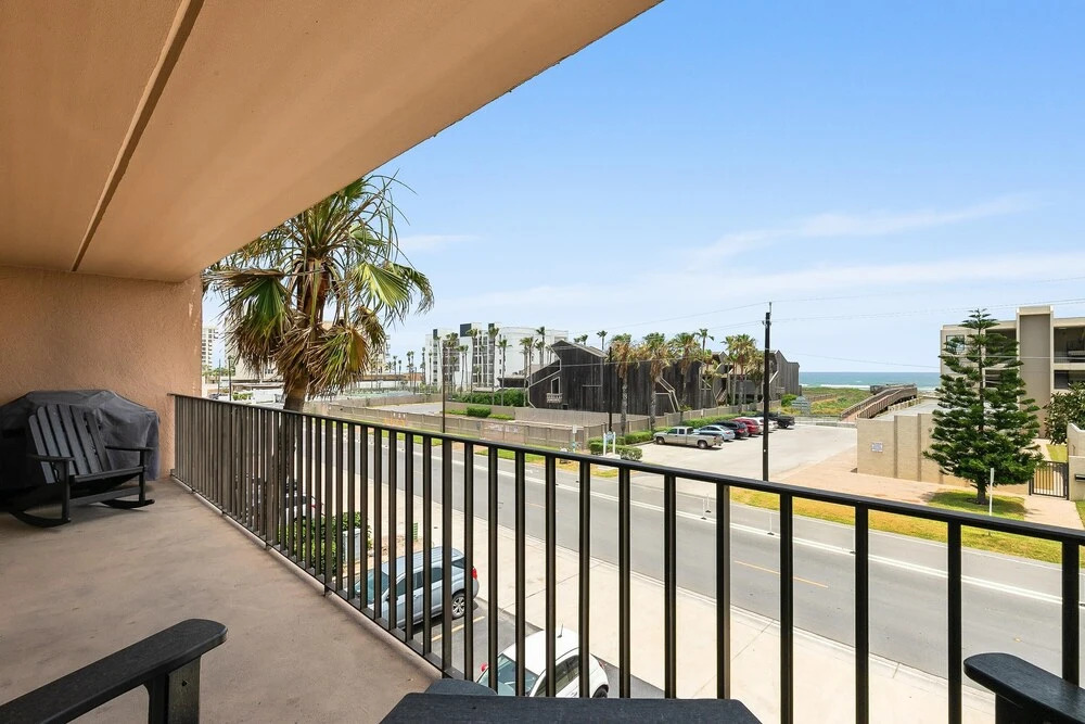 Eat, Beach, Sleep, Repeat! 2 Bedroom Condo