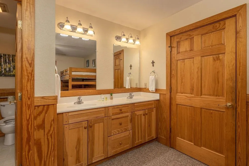 Magnolia Place 5 - Eight Bedroom Chalet