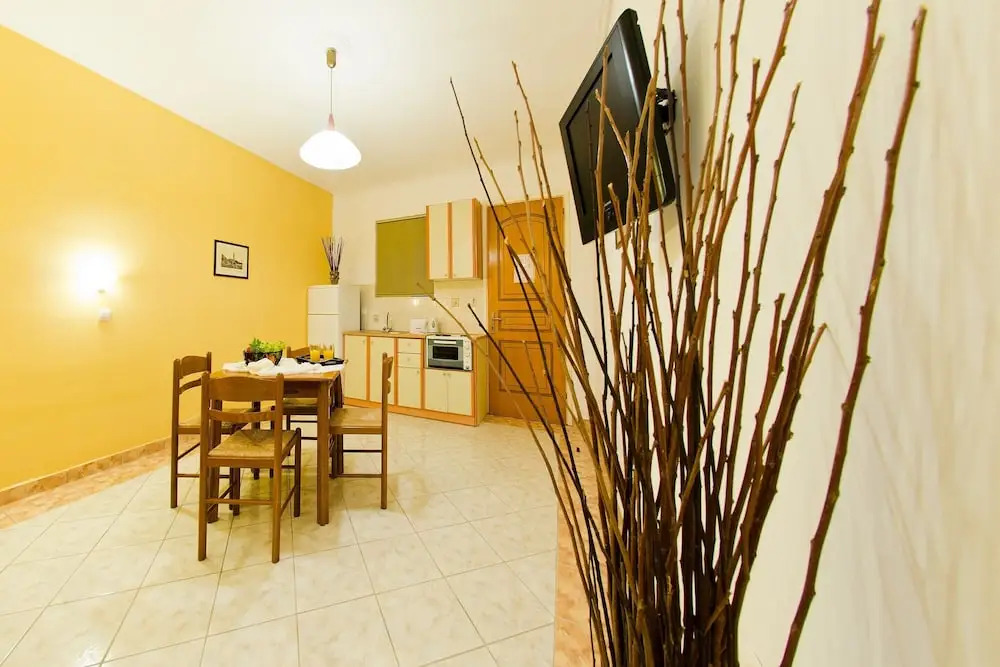 Remezzo Studios & Apartments