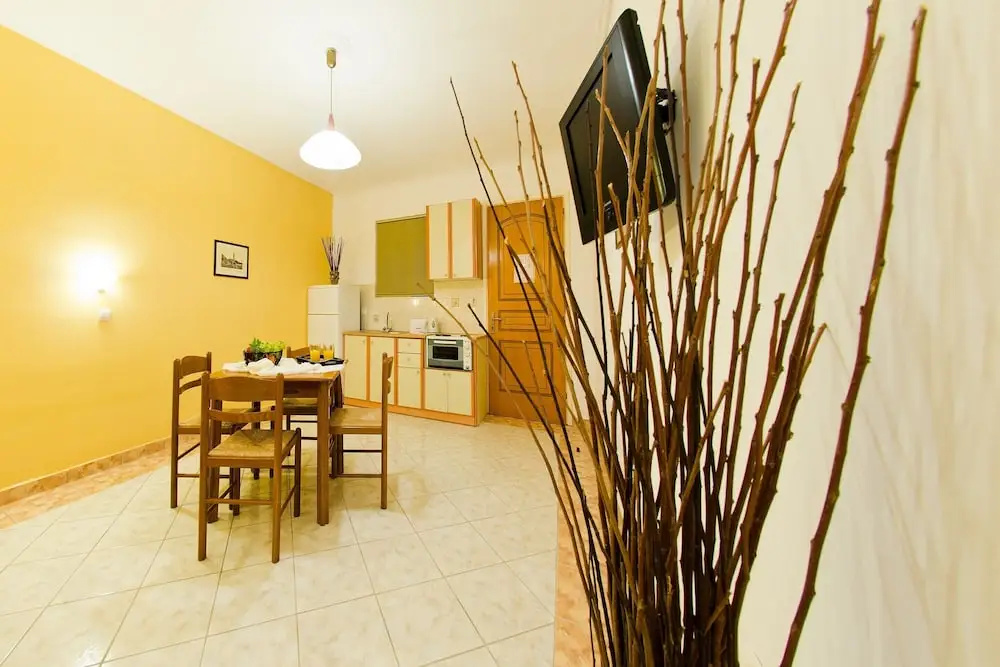 Remezzo Studios & Apartments