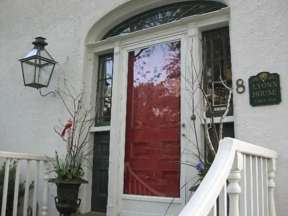 Historic Lyons House