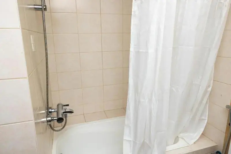 Mra Grand Hotel