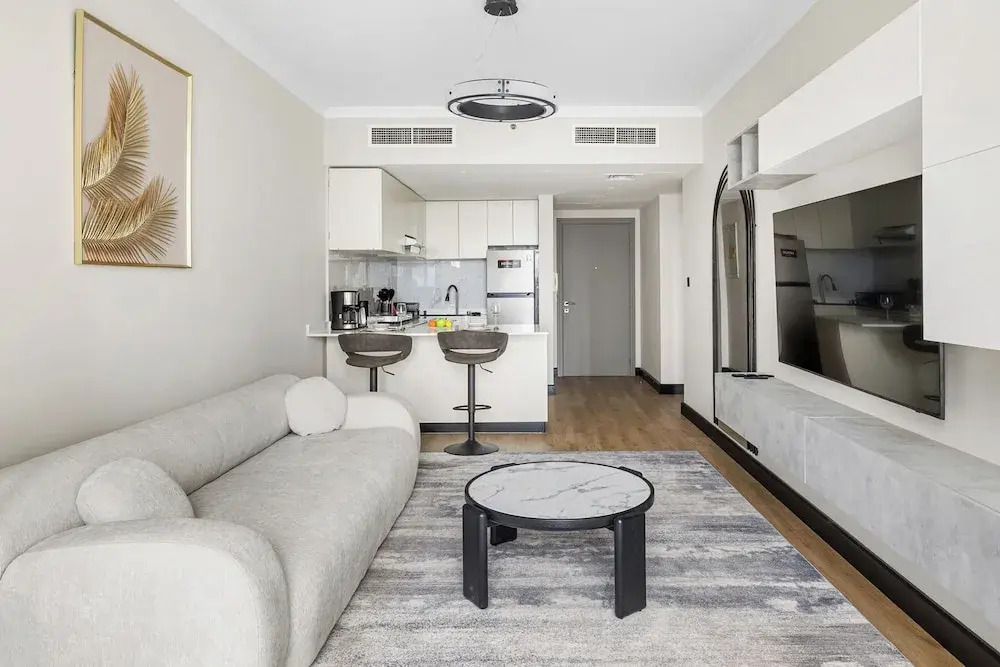 1BR by the Lake Near DMCC Metro Station