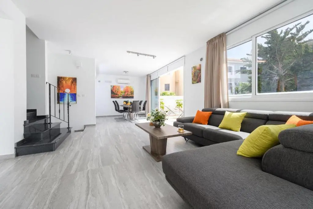 Green Bay Villa #13