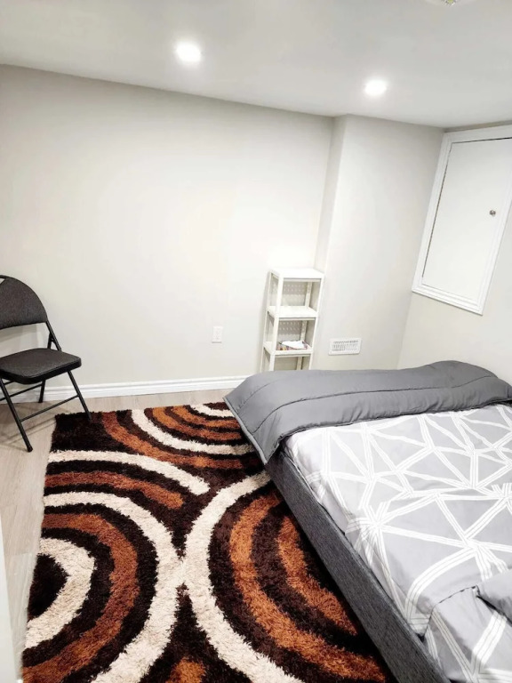 Stunning - Basement Apt in Barrie
