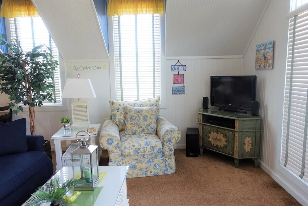 La Dolce Vita - 1 Br Condo