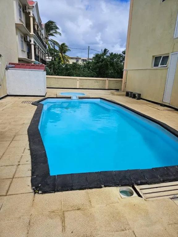 Captivating 3-bed Apartment in Flic en Flac