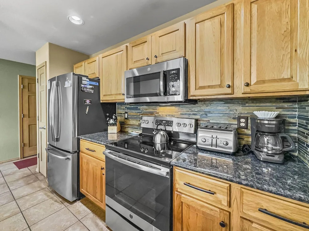 B6 Tarn Landing 1br + Loft, 3ba 1 Bedroom Condo