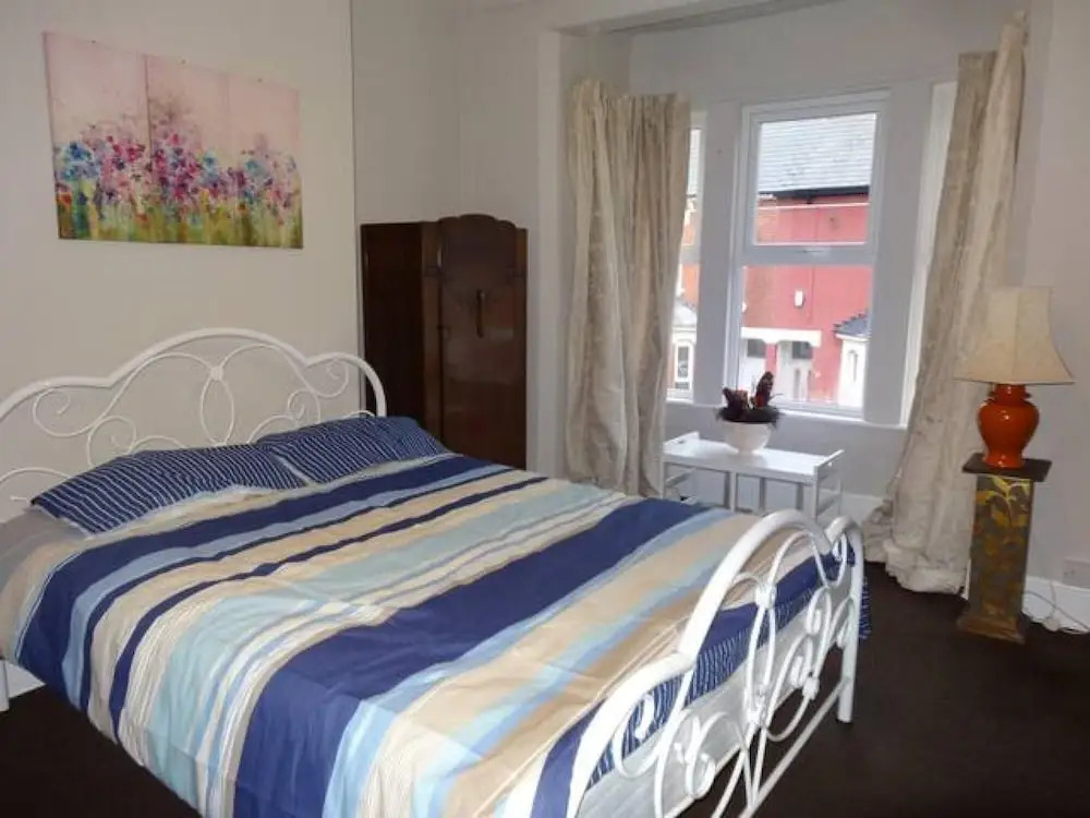 Beautiful 4 Bed House - Great Central Location - Wolverhampton
