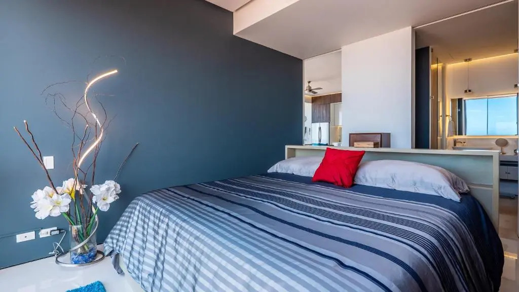 Pier 605 Pier Stunning Ocean View Corner Unit with Balcony