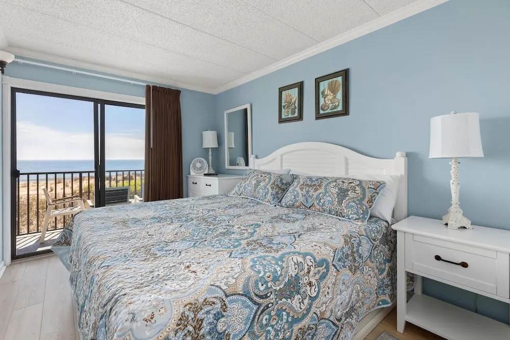 Bimini 105 2 Bedroom Condo by RedAwning
