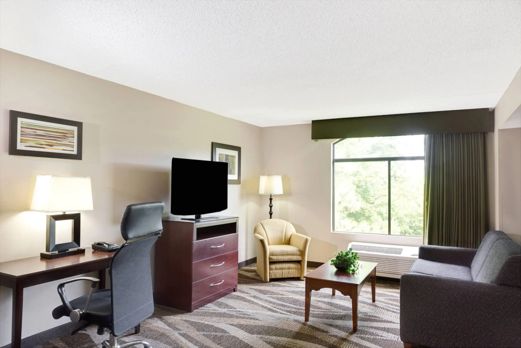 Wingate by Wyndham Raleigh Durham / Airport