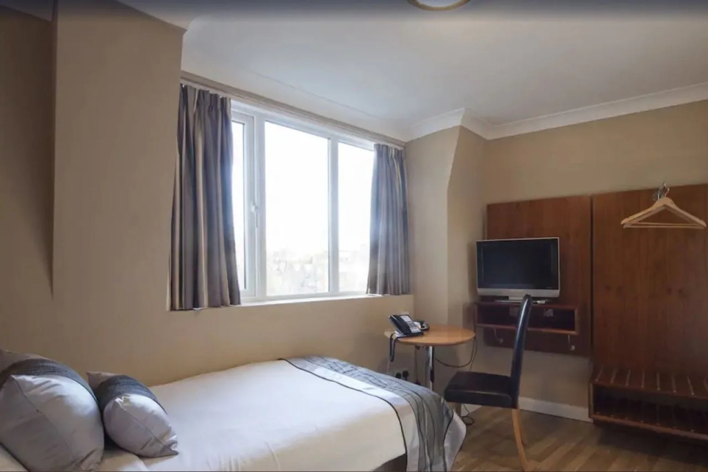 The New London Carlton Hotel & Service Apartments
