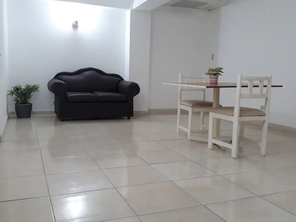 Ruben's Hotel