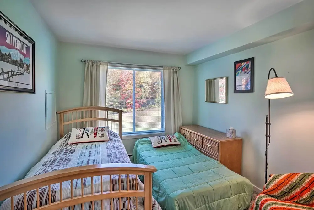 Comfortable Dover Apartment: Walk to Mt Snow!