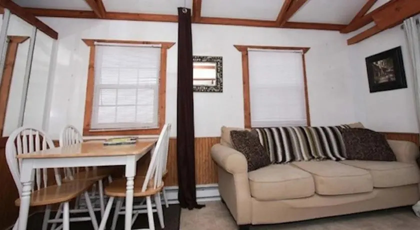 Gemini Houseboat