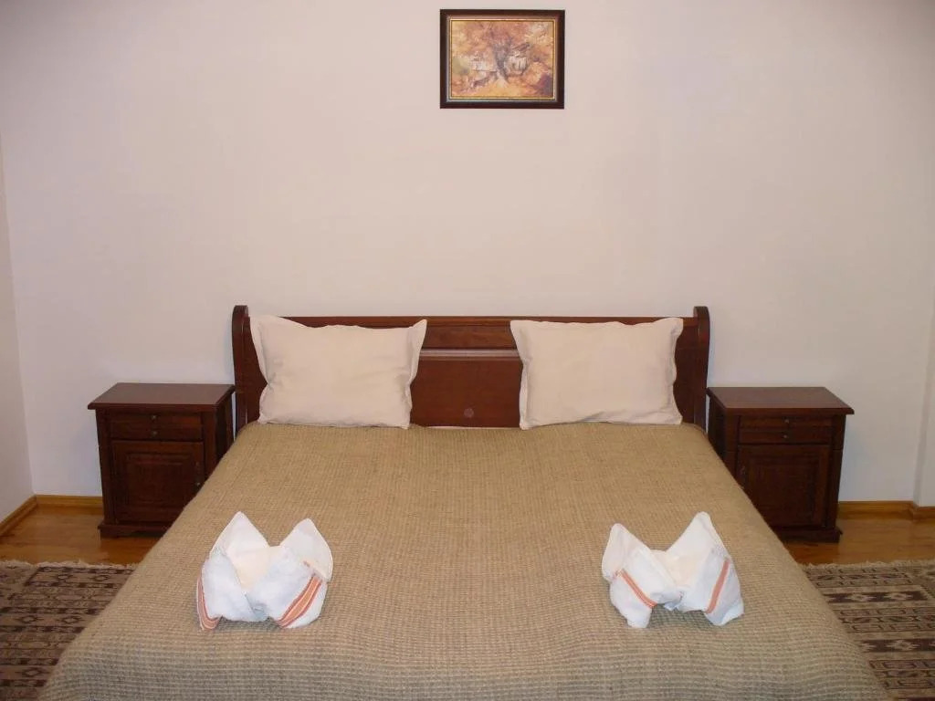 Guest Rooms Cheshmata