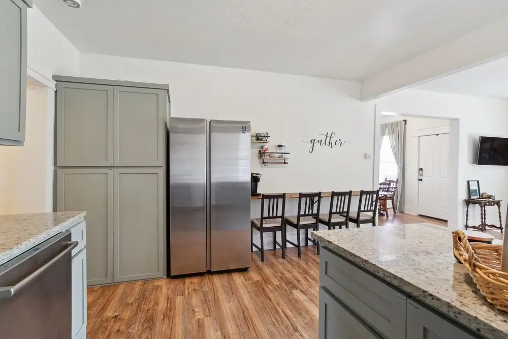 A Modern Fort Worth, Texas Retreat - Jennings Ave - 3 Bedroom Home by Redawning