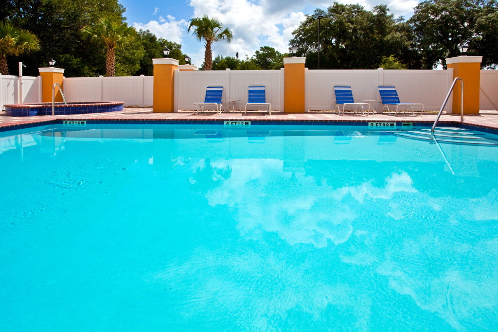 Holiday Inn Express Hotel & Suites Brooksville-I-75 by IHG