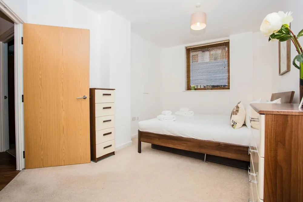 2 Bedroom Flat with Patio Sleeps 4