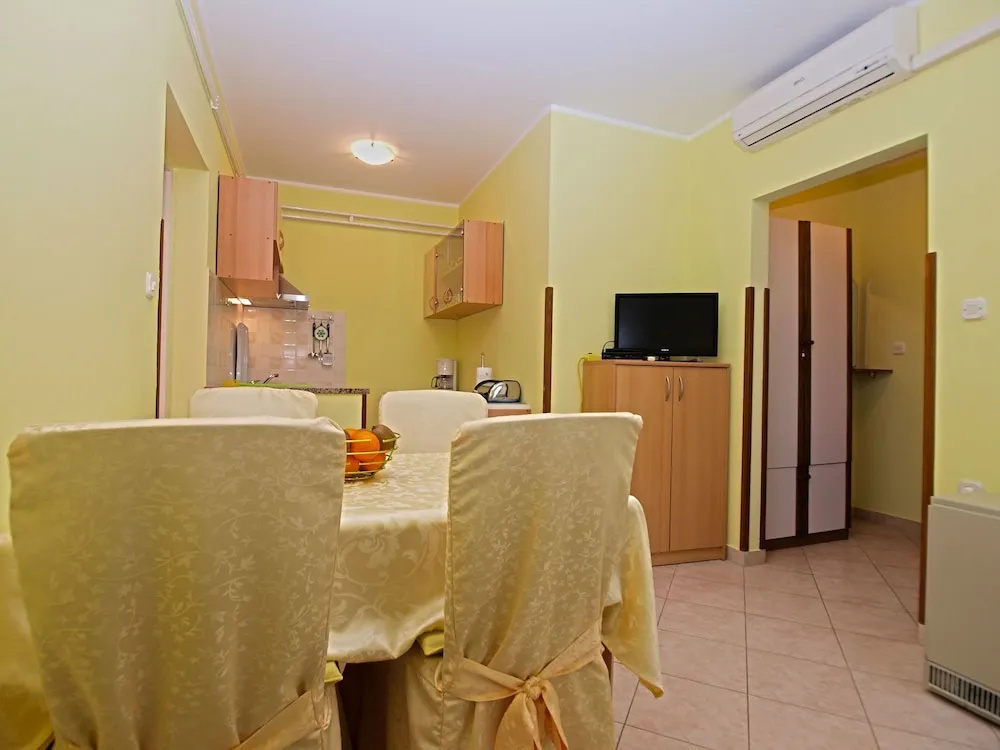Apartment 1230