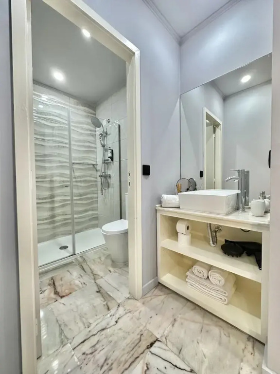 Bright Apartment Near Bolhao Metro Station