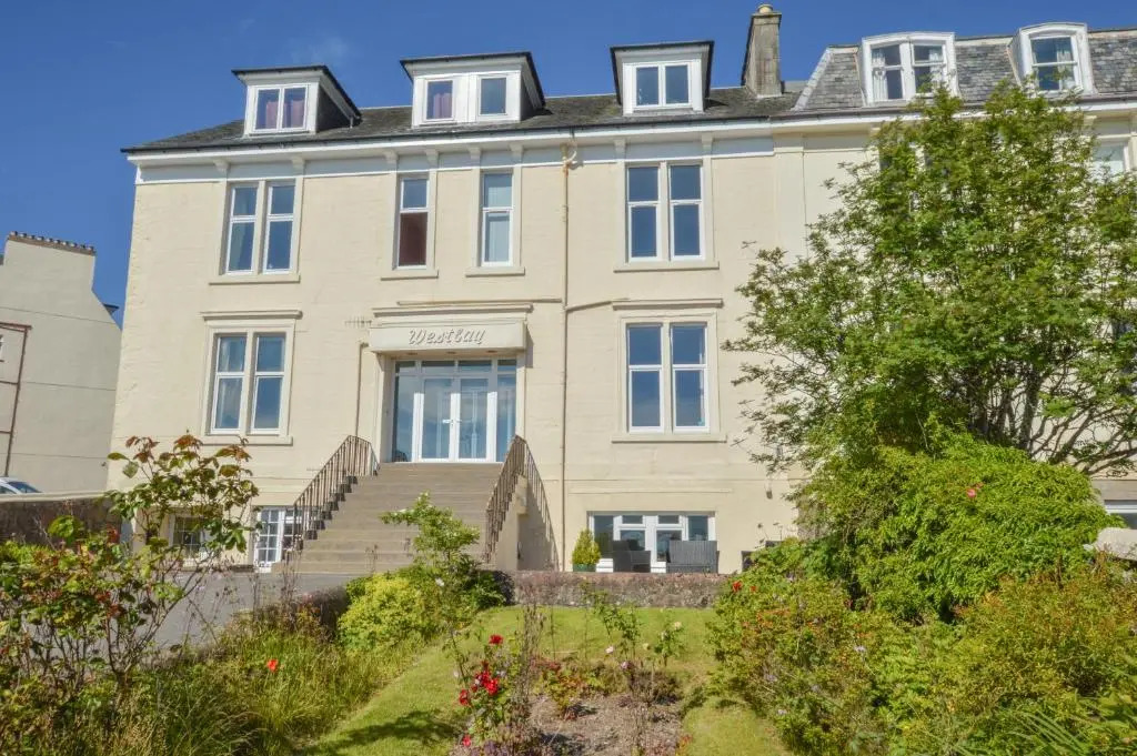 No 8 Westbay Apartment