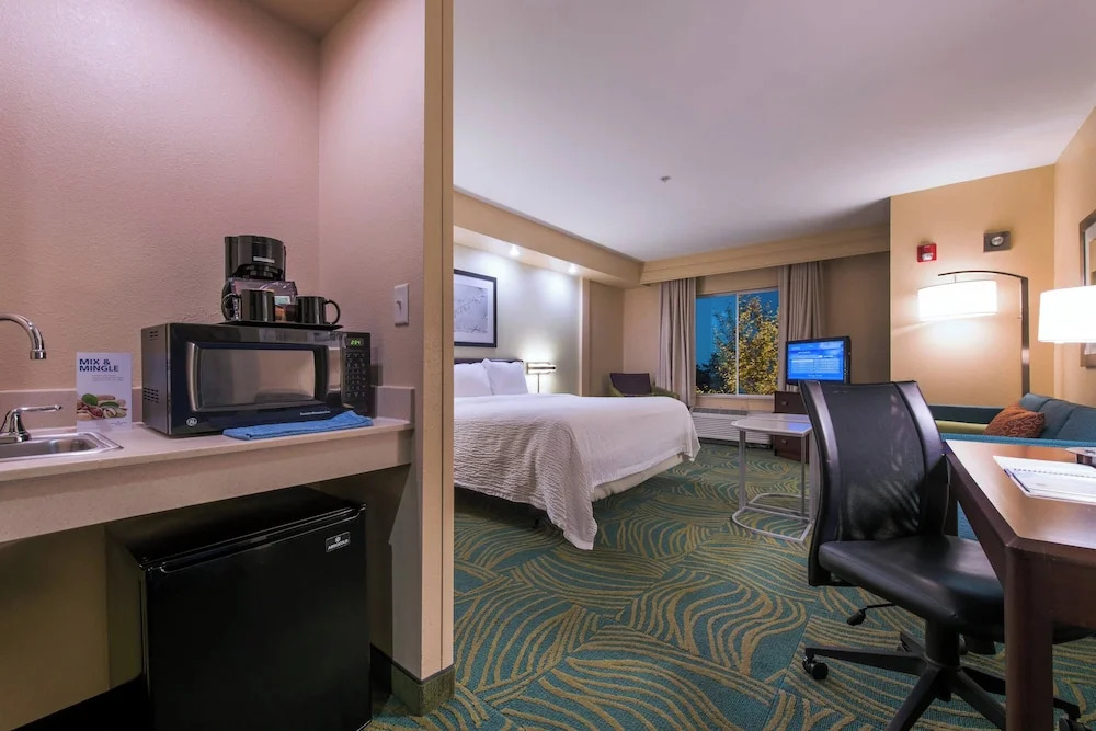 SpringHill Suites Devens Common Center