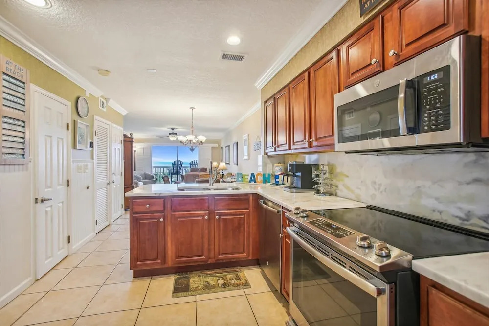 Oceanfront Bliss: Night of Lights Getaway!