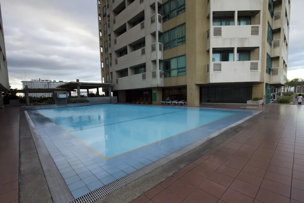 1 Br Robinsons Place Manila Rpr6