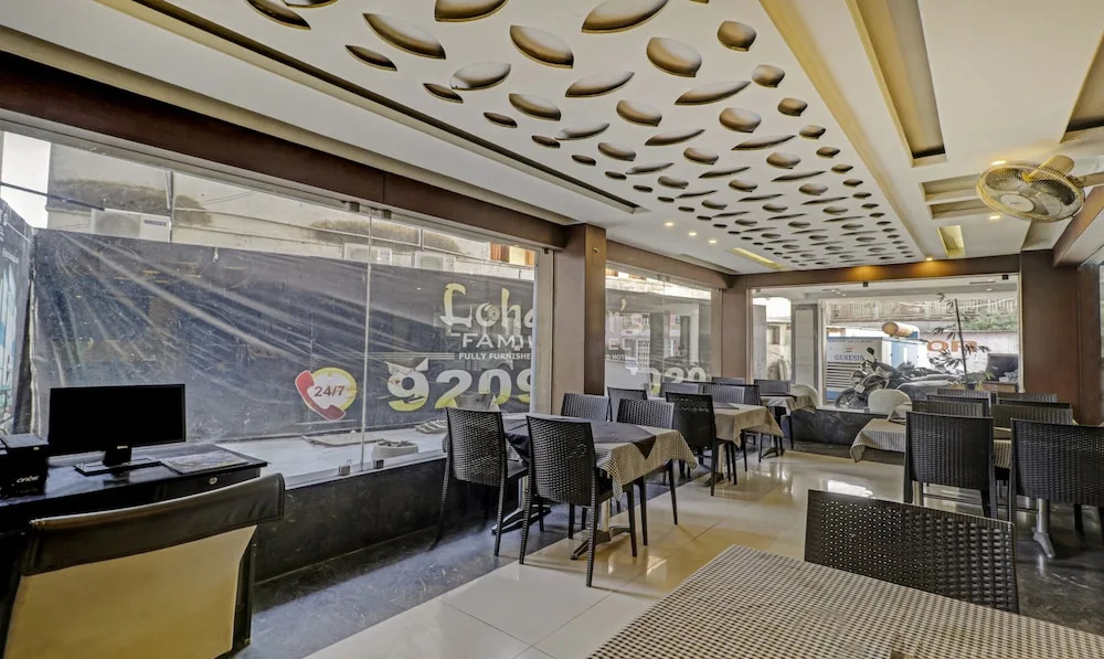 Loharkar Family Hotel L A Rooms