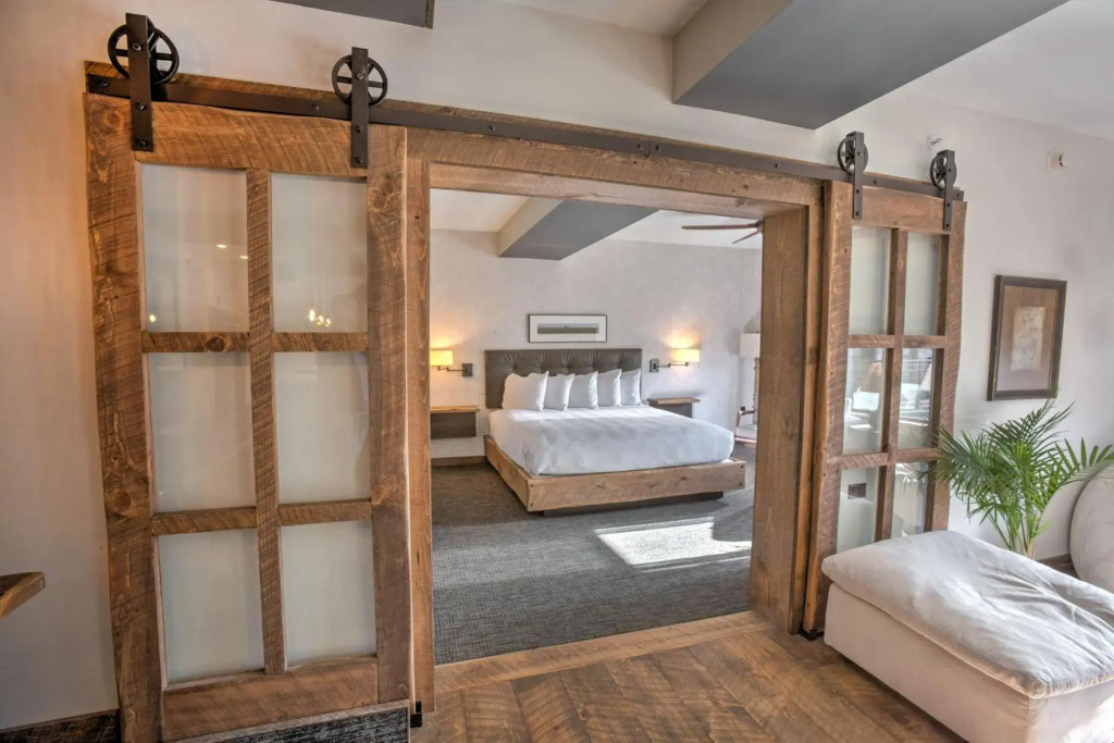 Hotel Crosby