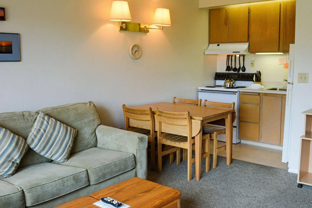 Surfcrest Resort