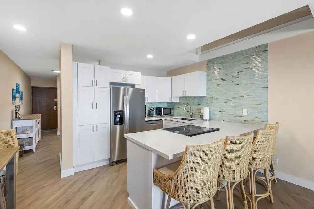 Shores of Maui 215 - Dramatic Ocean Views, Steps to the Beach, Renovated, AC!
