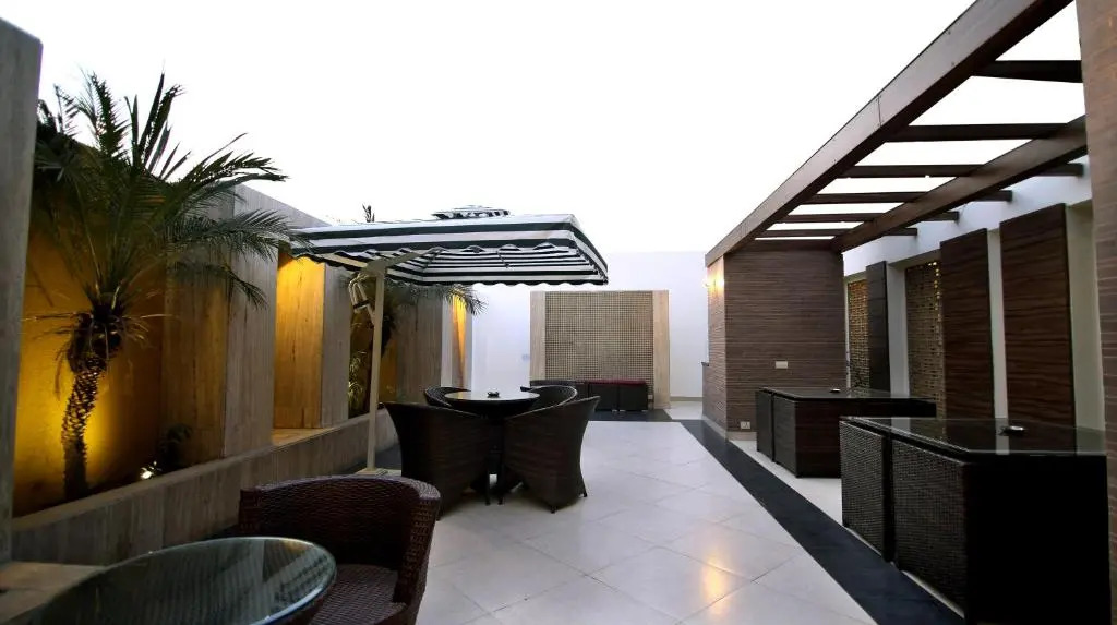 Hotel The Prime Balaji Deluxe, City Centre, With Free Airport Pickup
