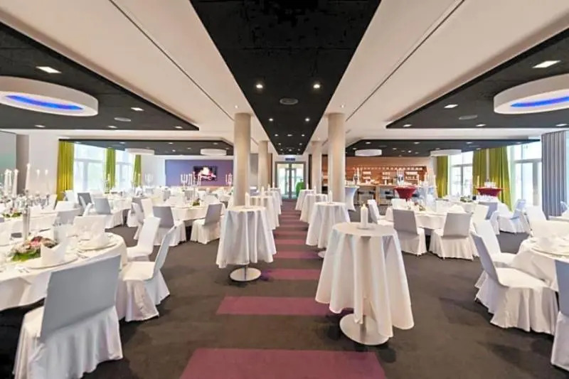 Riverside Hotel
