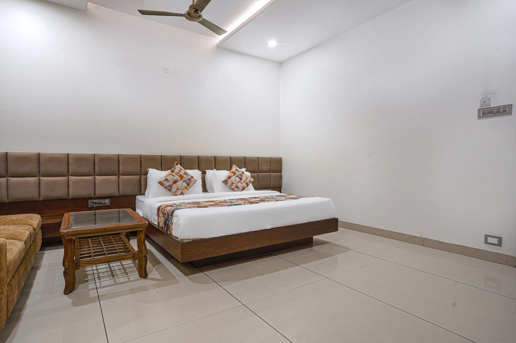 FabHotel Jewel Palace
