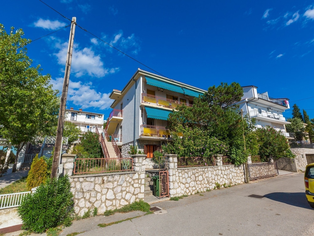 Apartment Mazor
