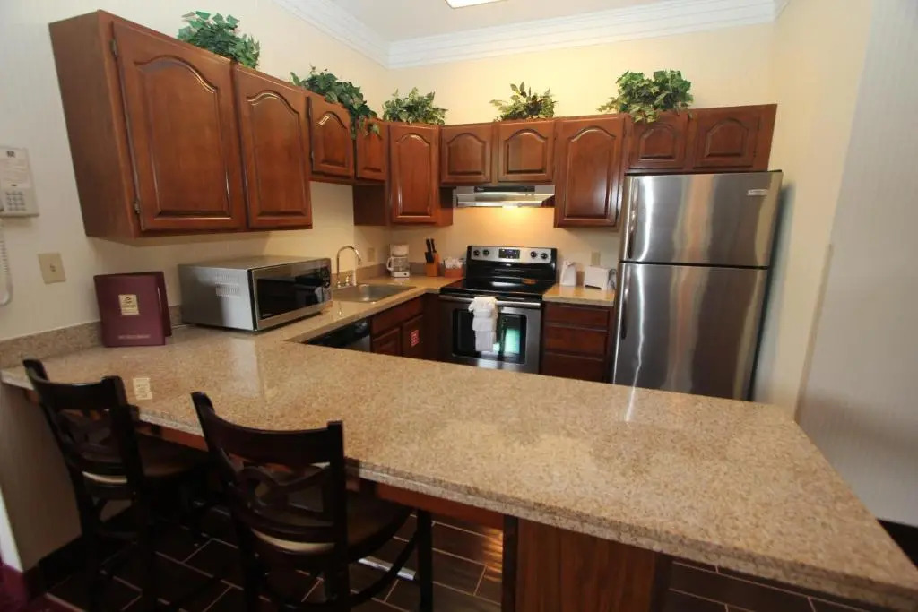 Black Bear Inn & Suites
