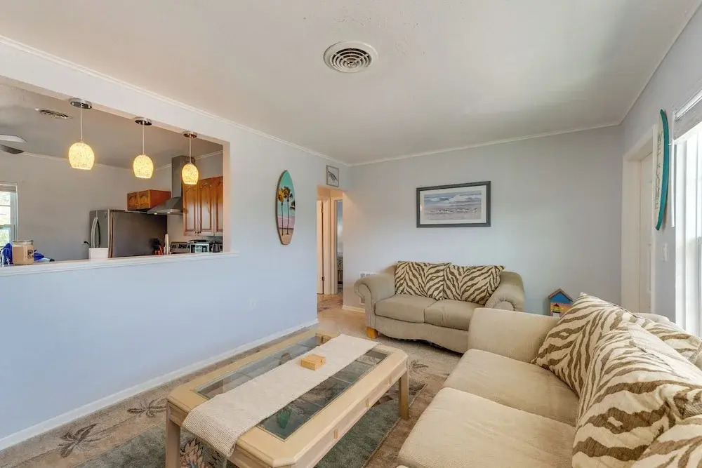 Pet-friendly Venice Vacation Rental, 3 Mi to Beach