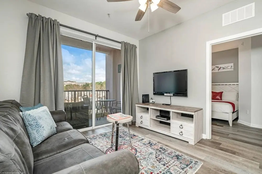 Roomy and Modern 3bd/2ba Home With Balcony #3vc201