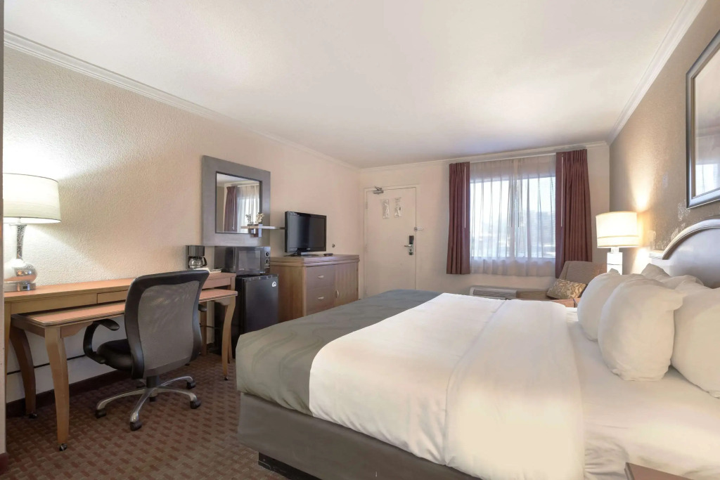 Quality Inn & Suites Lake Havasu City