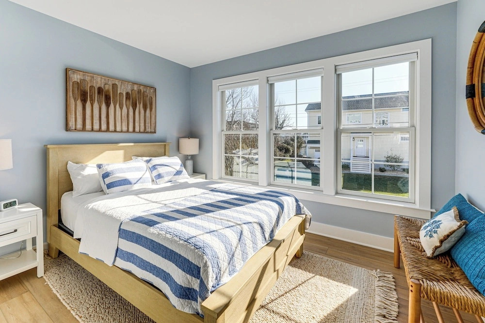 Family Friendly! Canal-front Gem in Bethany Beach