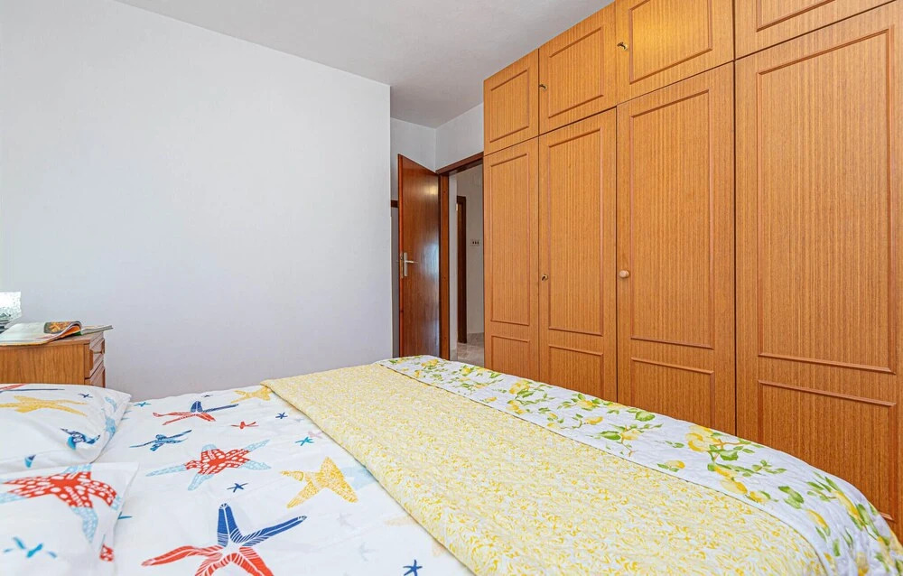 Nice Apartment in Brodarica With 3 Bedrooms and Wifi