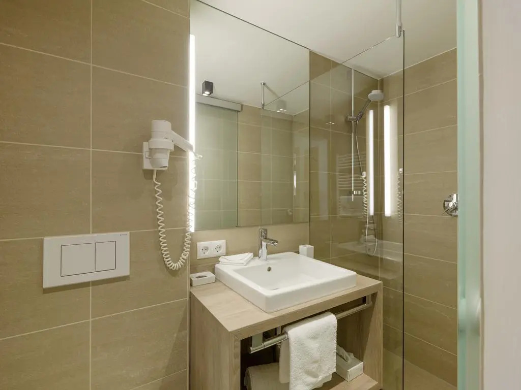 Quality Hosts Arlberg - Hotel Goldenes Kreuz B&B - Sommerkarte Premium inklusive