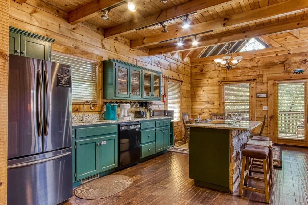 Papa Bears Hideaway - FKA Cold Creek Camp By Heritage Cabin Rentals