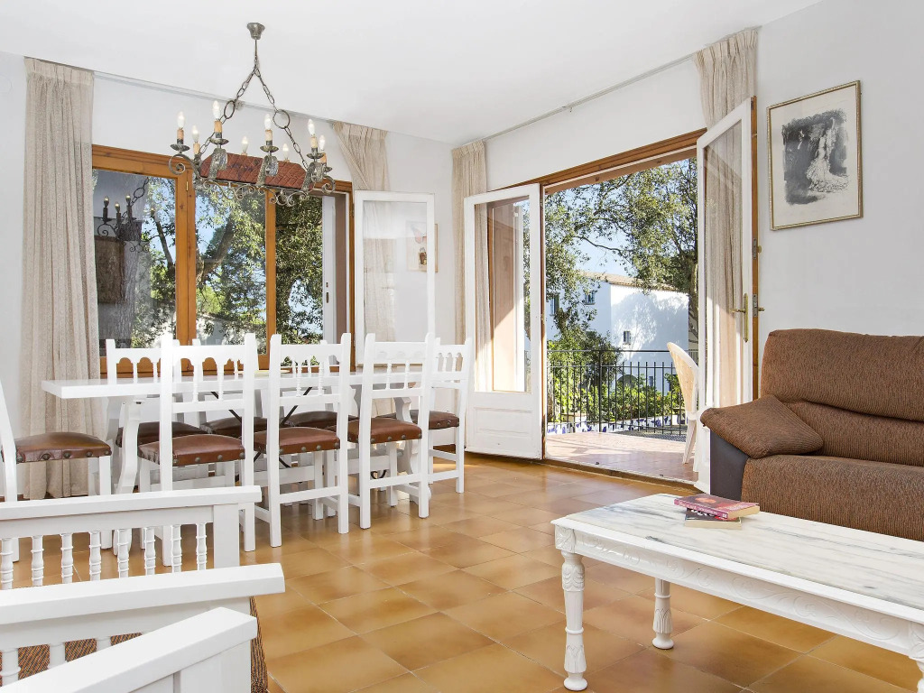 Apartment near Sea with Shared Swimming Pool in Costa Brava
