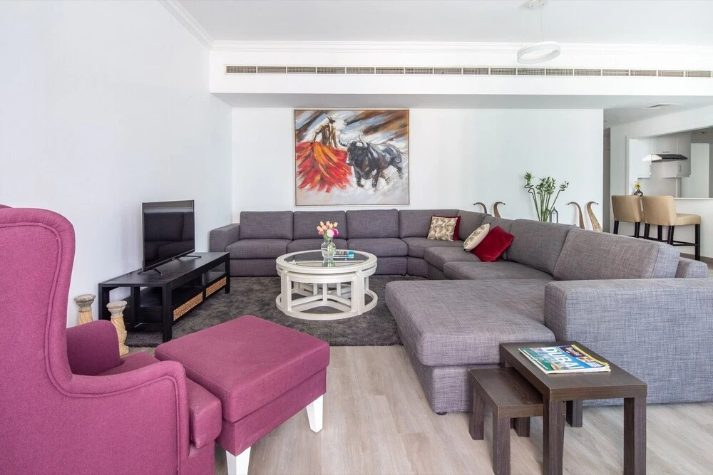 Ravishing 3BR Apartment With Amazing Marina Views